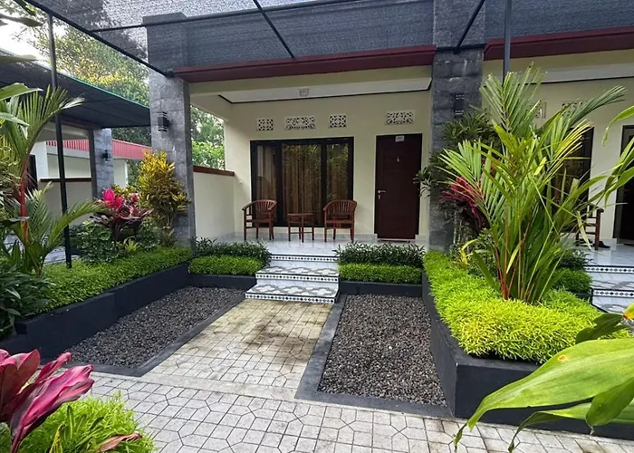 Special And In Balinese Compound
